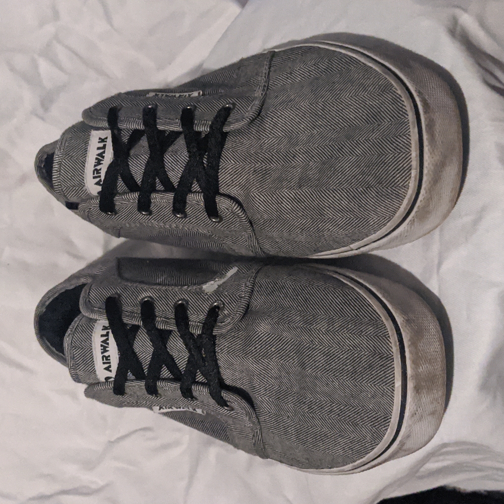 Airwalk size 12 gray